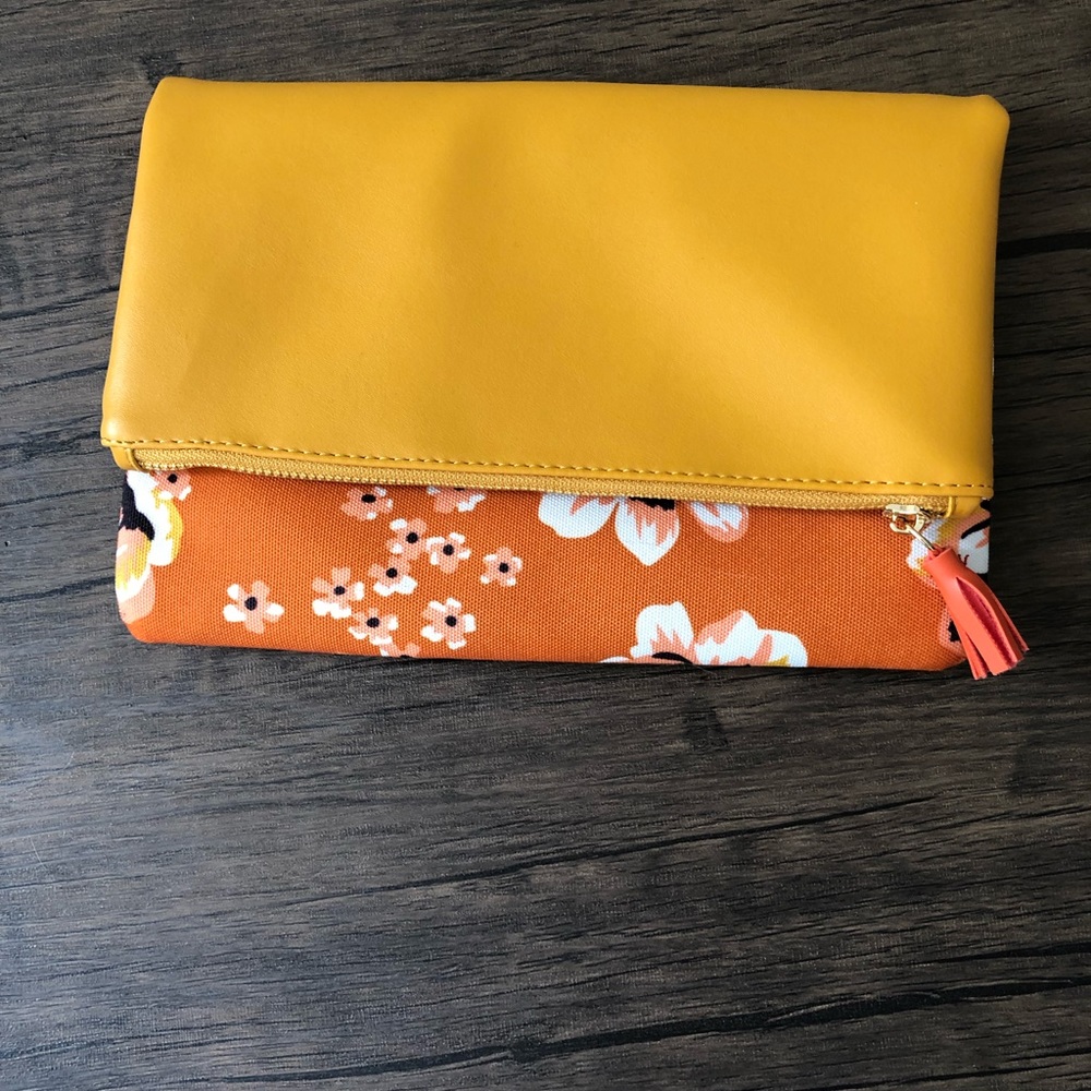 Cute clutch